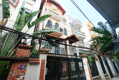 Beautiful 4 bedroom House with big terrace on Dang Thai Mai