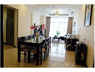 Bright and airy 03BRs apartment to lease at Royal City with full furniture