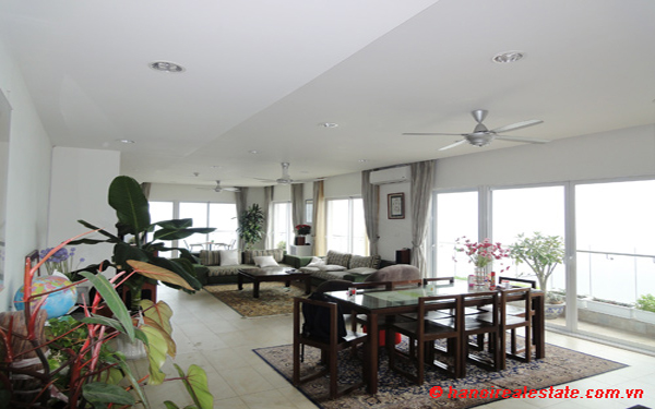 Luxury 4 bedrooms apartment for lease with panoramic West Lake views at Golden-Westlake