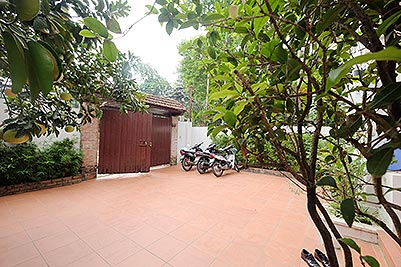 Modern 04 bedroom house to rent in Tay Ho with Front yard and Terrace