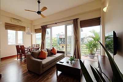 Serviced 2 bedroom apartment to let in Hoan Kiem with balcony