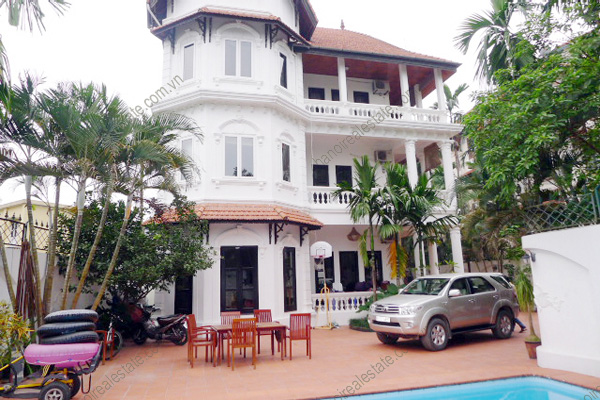 Villa for rent in Tay Ho Hanoi, West Lake Villa includes Pool & Garden