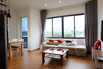 02BRs apartment on Tu Hoa St, short walking distance to Westlake. 