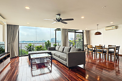 Căn hộ 2PN+1 ban công rộng, view hồ Tây, full nội thất – Phố Quảng Khánh