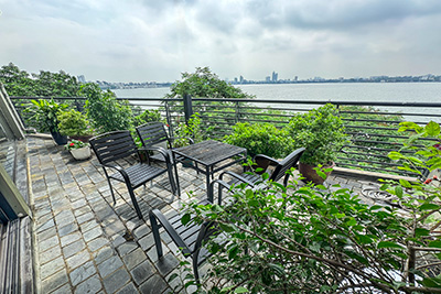 2BR+1 Lake View Apartment with Large Balcony For Rent – Quang Khanh Street
