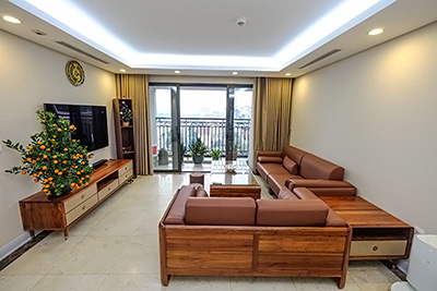 3 Bedroom apartment for rent in Xuan Dieu , Highrise building