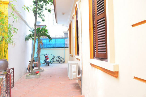 3 bedroom, modern and bright House for rent in Doi Can street, Ba Dinh dist, Ha Noi 2