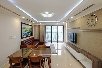 Cho thuê căn hộ 3 phòng ngủ tại Xuân Diệu , tầng cao, view hồ Tây.