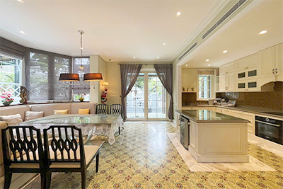 Cho thuê biệt thự Vinhomes Riverside Anh Đào | 250m2, 3PN, Sân vườn