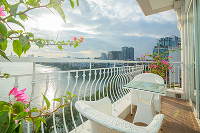Cho thuê căn hộ 4 phòng ngủ tại Tây Hồ view hồ và view cây xanh