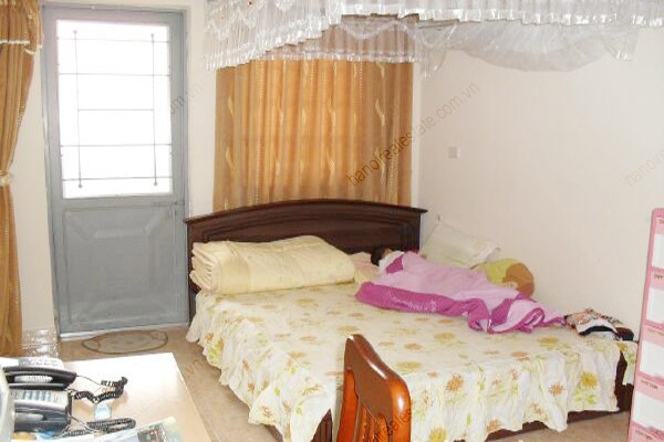 4 bedroom, nice living room house for rent in Cau Giay 9