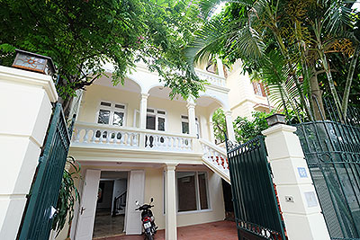4-Bedroom House for Rent in Tay Ho: Quiet Area, Spacious Outdoor Space