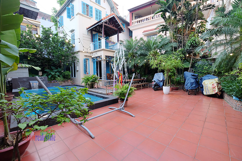 A glamorous and romantic 04+1BRs house with swimming pool on To Ngoc Van 1