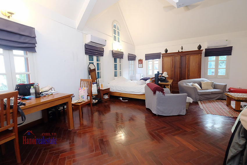 A glamorous and romantic 04+1BRs house with swimming pool on To Ngoc Van 21