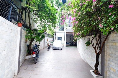 A needed apartment with 1 bedroom for rent in Hoang Hoa Tham, Ba Dinh