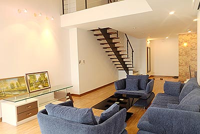 Căn hộ penthouse thông tầng 3 phòng ngủ ở tòa E5 Ciputra, đủ đồ