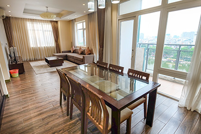 Adorable 3 bedroom apartment overlooking the lake for rent in Kim Ma, Ba Dinh