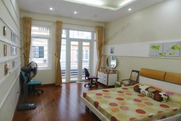 Airy, beautiful house for rent in Ba Dinh district 4