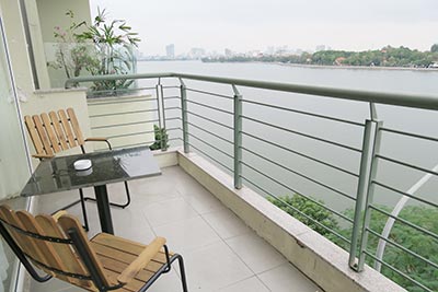 Lake view 2-bedroom apartment with balcony on Tu Hoa Street for rent