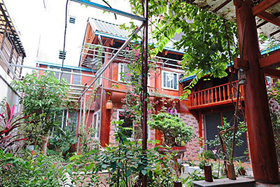 Antique Wooden house in Ba Dinh with a nice garden