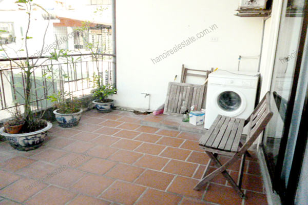 Apartment in Truc Bach, Duplex apartment on top floor, large terrace 10