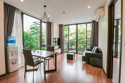 Cho thuê căn hộ một phòng ngủ sang trọng, cao cấp 55m2 tại đường Từ Hoa, Quận Tây Hồ