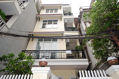 Beautiful 3 bedroom house with front yard in Tay Ho