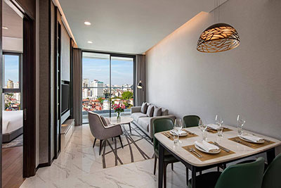 Beautiful city view 2-bedrooms in center of Ba Dinh District, balcony