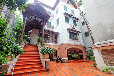 Beautiful House with Swimming Pool for Rent in Tay Ho – Car Access