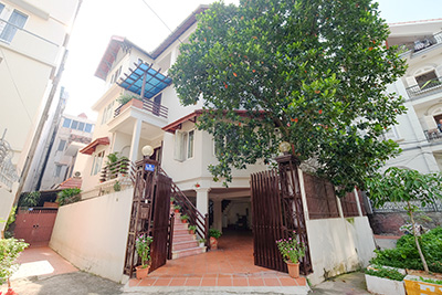  Cho thuê nhà đẹp có hồ bơi đường Đặng Thai Mai ô tô vào tận nhà