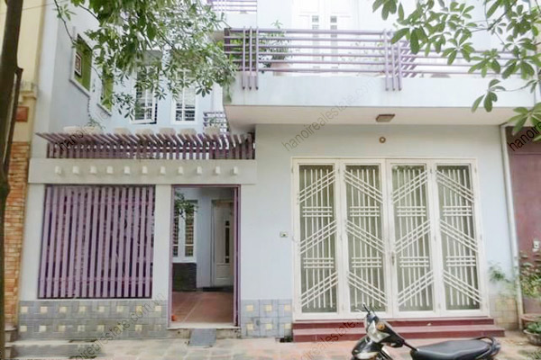 Beautiful livingroom, big bedroom house for rent in Doi Can street, Ba Dinh, Hanoi 1