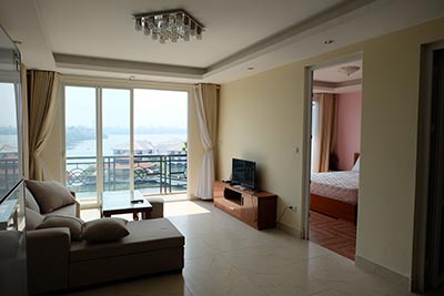 Beautiful 1 bedroom apartment with lake view on Tu Hoa 
