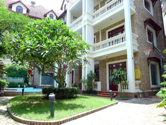 Biệt thự rộng có hồ bơi và phòng tập thể dục cho thuê tại Tô Ngọc Vân