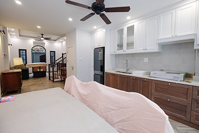 Cho thuê nhà riêng Xóm Chùa, Tây Hồ: 4 phòng ngủ, mới tinh, khu yên tĩnh