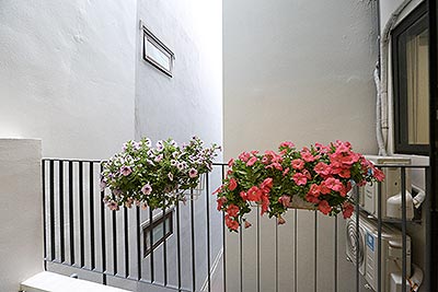 Brand new and modern 01 bedroom apartment on To Ngoc Van