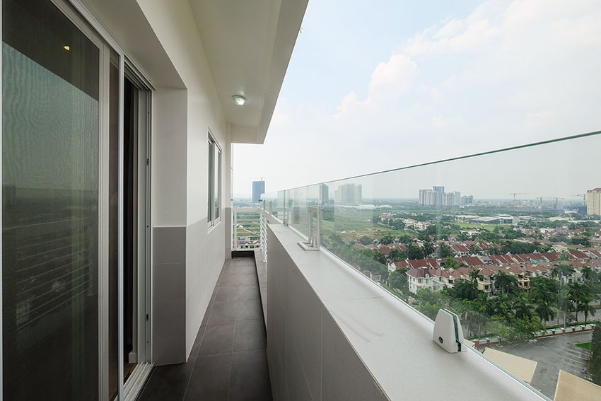 Brand new, well renovated 3+1bedrooms apartment on high floor of E5 5