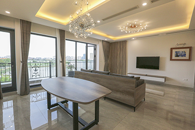 Cho thuê căn hộ quận Tây Hồ: view Hồ Tây, 130m2, 3 phòng ngủ, đẹp, hiện đại