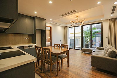 Brandnew 02 bedroom apartment on Tu Hoa with FREE swimming pool, car access