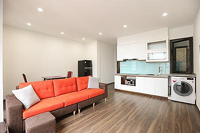 Căn hộ 02 phòng ngủ mới tinh ở Từ Hoa, có ban công nhỏ xinh
