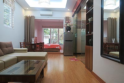 Bright, large balcony 01BR serviced apartment to lease at Au Co, Tay Ho District.