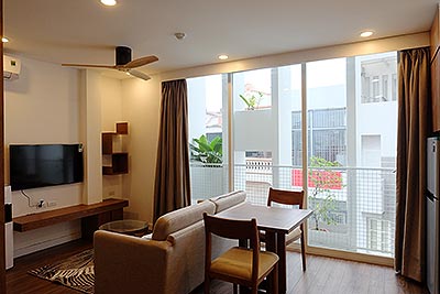 Bright studio apartment for expert in Ba Dinh, Dao Tan street