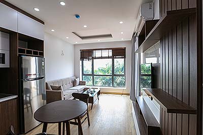 Căn hộ 1PN ban công đẹp view hồ Tây, nội thất hiện đại