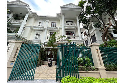 Characteristic well renovated 5-bedroom house near UNIS in Ciputra