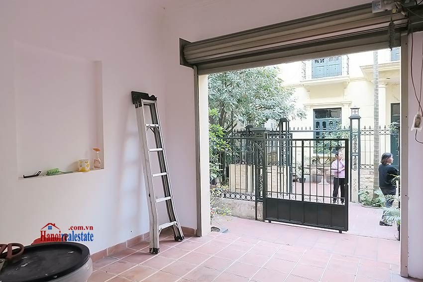 Charming 5 bedroom house with large courtyard in Tay Ho 6