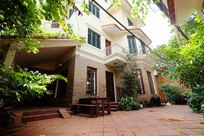 Charming 5 bedroom house with large garden on To Ngoc Van