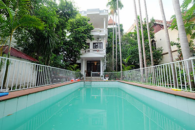 Cho Thuê Nhà Vườn có bể bơi rộng gần phố Tô Ngọc Vân, Tây Hồ Hà Nội