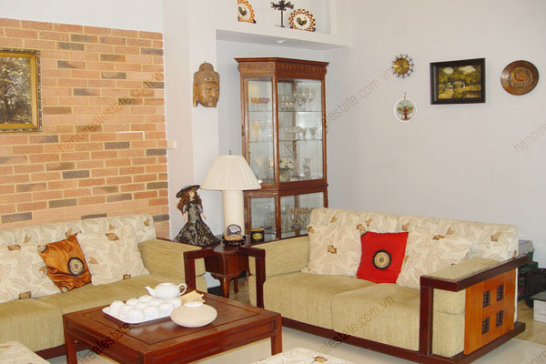 Charming, luxyry house with 4 bedroom, a garage for rent in Ba Dinh district 5