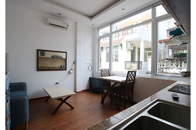 Cheap price 01BR apartment on Xuan Dieu, convenient location