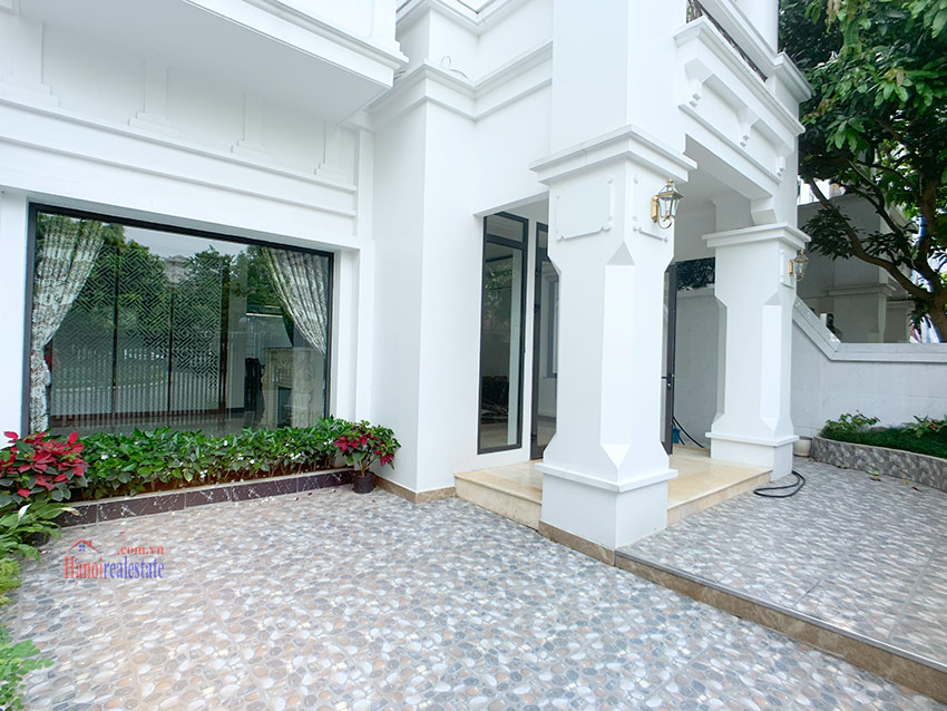 Ciputra: Brand new opened view 05BRs house in T block 2