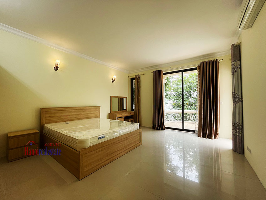 Ciputra: Bright and cozy 5-bedrooms house in T block 11